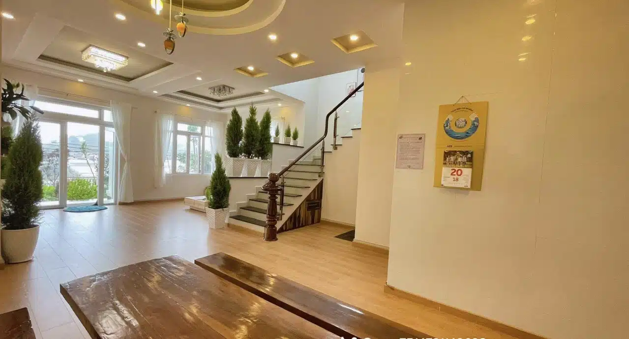 🏡 CHO THUÊ ANNA VILLA ĐÀ LẠT – SÂN VƯỜN RỘNG, VIEW NHÀ LỒNG CỰC ĐẸP 🌲✨