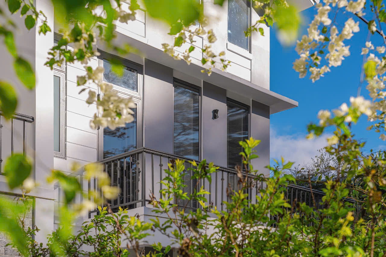 🏡🌿 **VILLA KHE SANH – SÂN VƯỜN RỘNG – VIEW THÀNH PHỐ & RỪNG NÚI – ĐẬU XE THOẢI MÁI** 🌿🏡